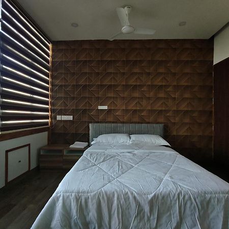 ホテル Marina Lounge Kochi エクステリア 写真