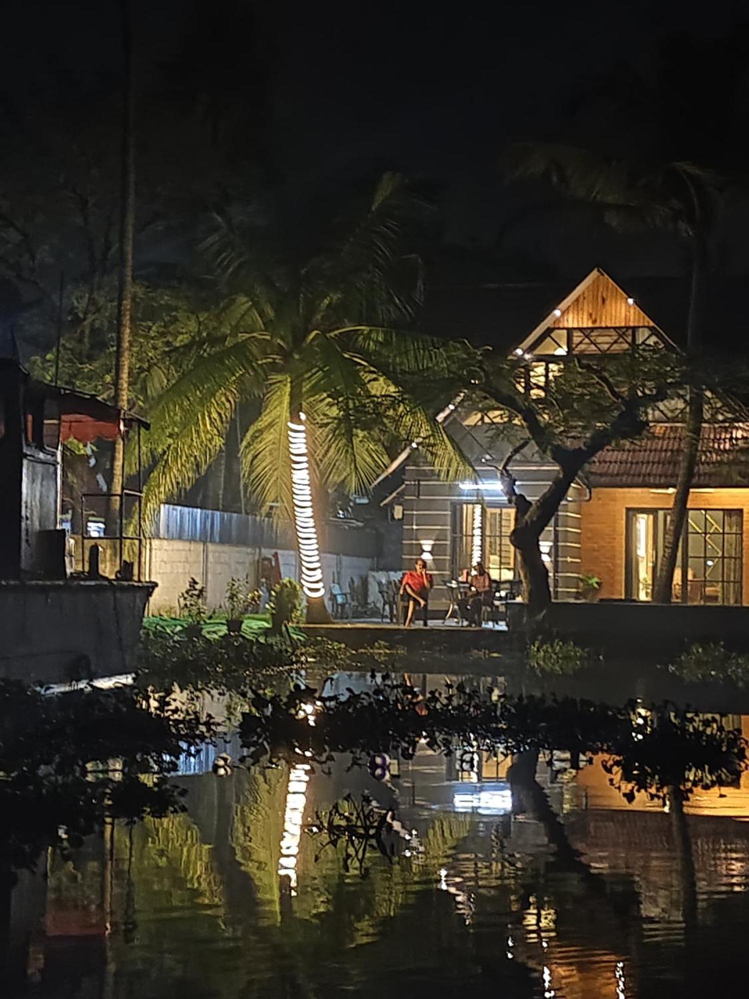 ホテル Marina Lounge Kochi エクステリア 写真